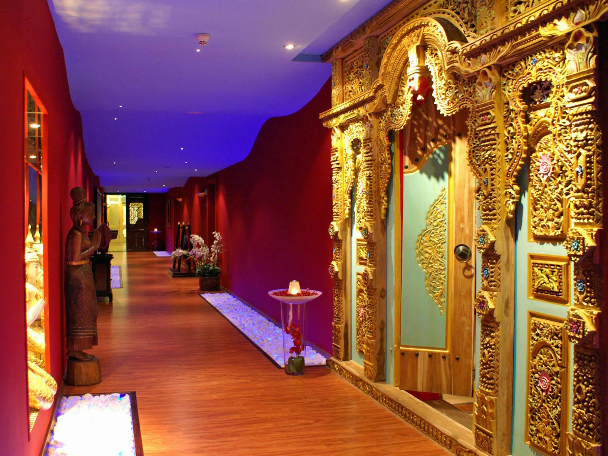 Grand Hotel بينز المظهر الخارجي الصورة Thai spa in Bangkok