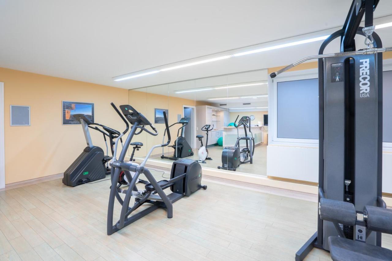 Grand Hotel بينز المظهر الخارجي الصورة The gym at the hotel