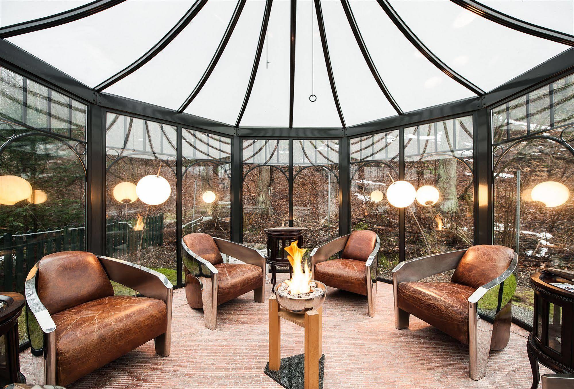 Grand Hotel بينز المظهر الخارجي الصورة The interior of the conservatory